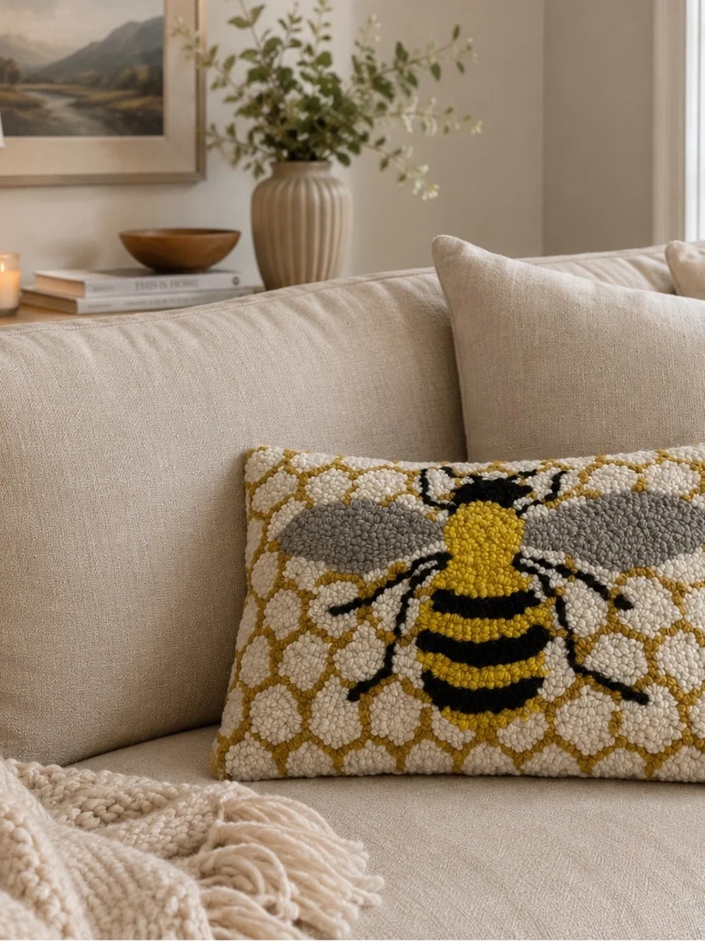 Peking Handicraft Bee, 8x12 Hook Pillow, 1 Count